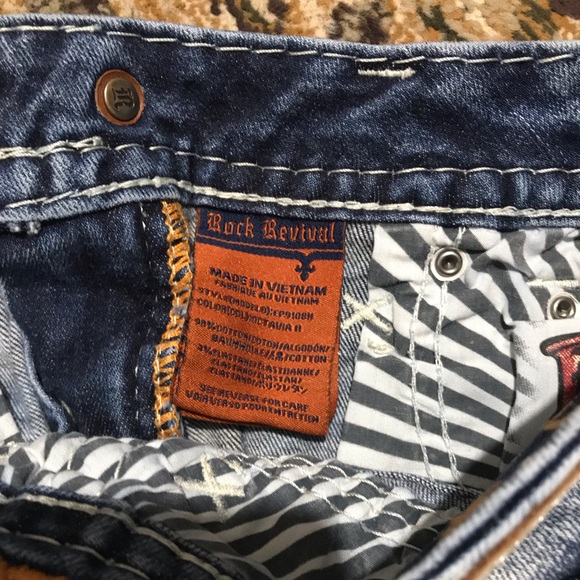 ❌SOLD❌Rock Revival Octavia Shorts size 26.. - Picture 8 of 8